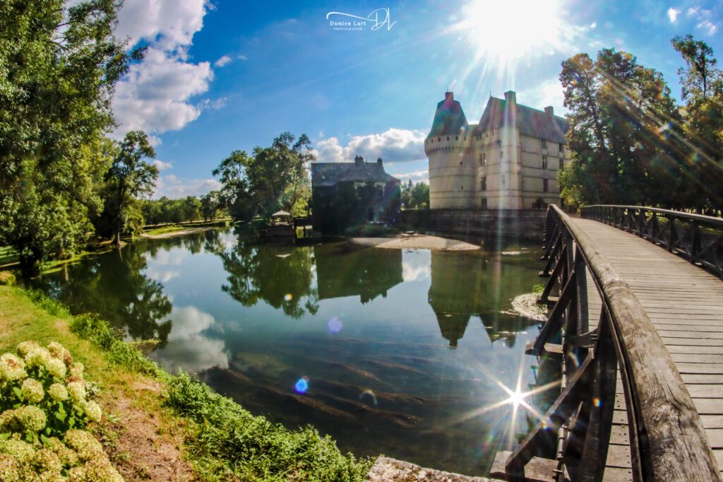 Photographie d'un château et de son parc